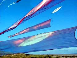 floating sky wind-installation by drachensyndikat, zoone, tomkite